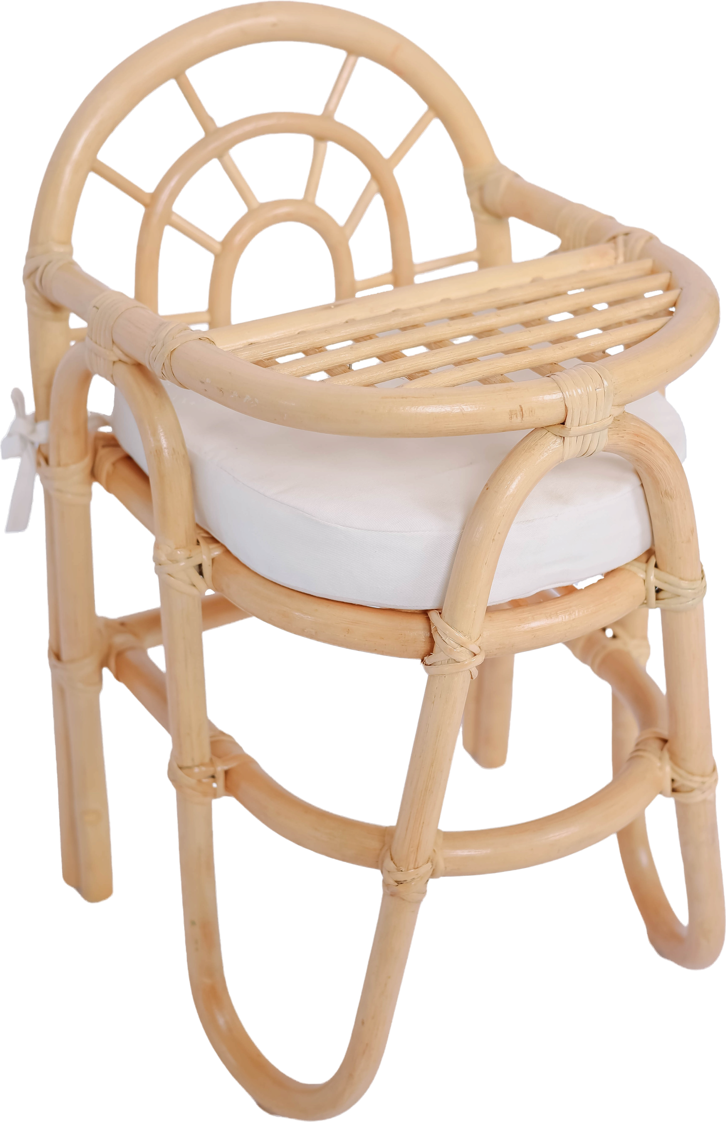 Børnestol Nordlys Furniture Tanjung i håndflettet naturbrun rattan letvægts H53xB31xD33 cm med aftagelig hynde skandinavisk design til børneværelset